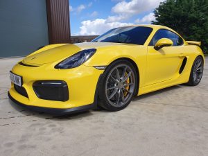 Porsche GT4